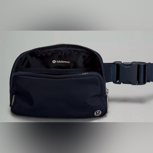 NWT Lululemon everywhere belt bag - Picture 6 of 7